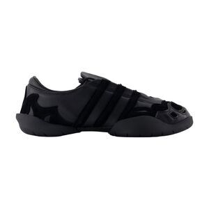 Regu 2002 Sneakers - Y-3 - Leather - Black